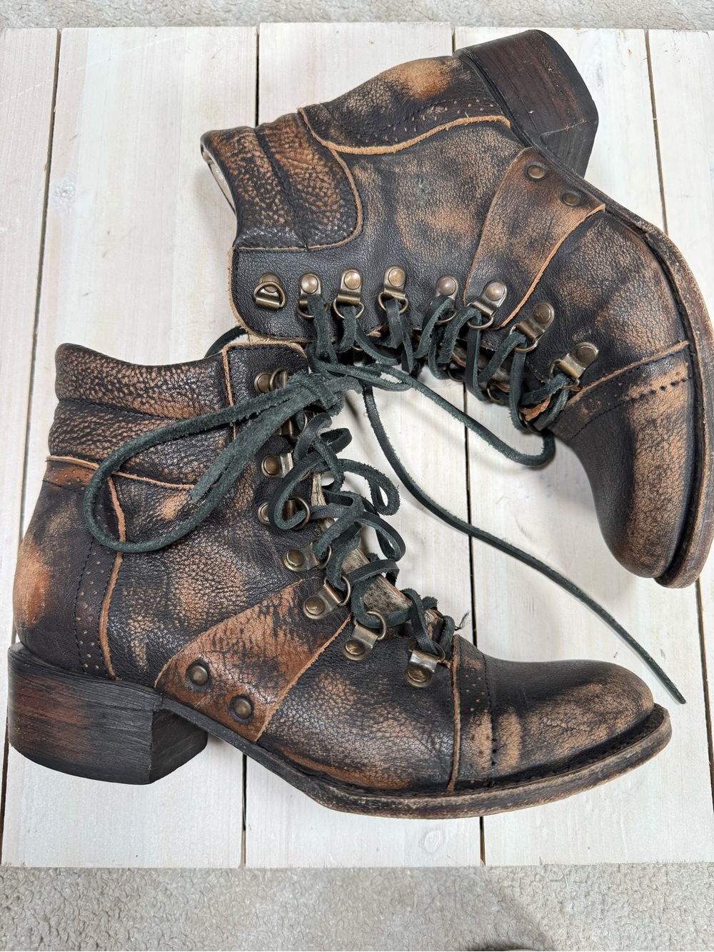 Freebird by Steven Gage
Distressed Leather Boots Size 7 - Picture 3 of 12